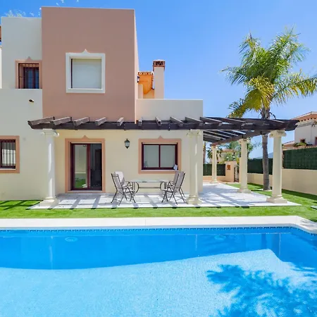 Villa Cubo's Casa Ilios Nebrales Coín